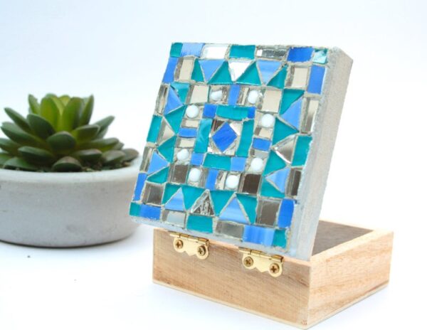 Scatola portagioie blu in mosaico di vetro, fatto a mano in Italia. -  Bottega di mosaico